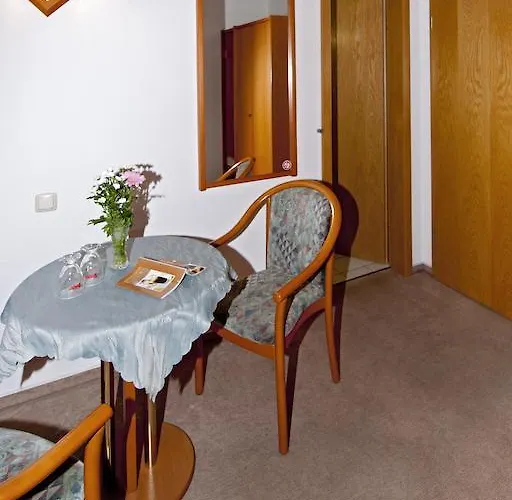 ゲストハウス Cafe Suzette 3*